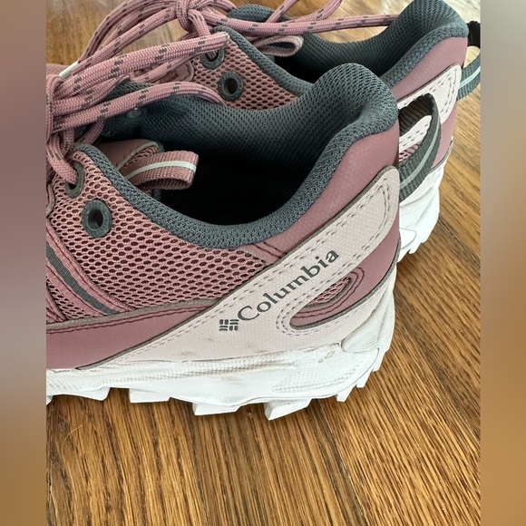Like new! Columbia Women's Flow Fremont™ Trail Sneakers - Size 7 (US) - Picture 7 of 11